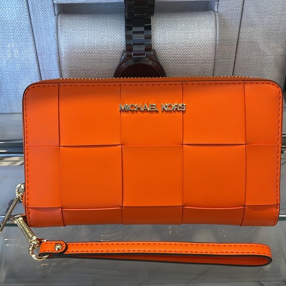 MICHAEL KORS LARGE FLAT MULTIFUNCTION PHONE CASE WALLET WRISTLET
POPPY
NWT - Picture 1 of 16